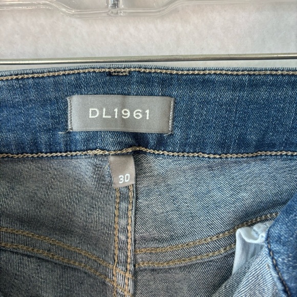 DL1961 Jeans DANNY Mid Rise Instascuplt Skinny Size 30 Tall Inseam - Picture 6 of 10